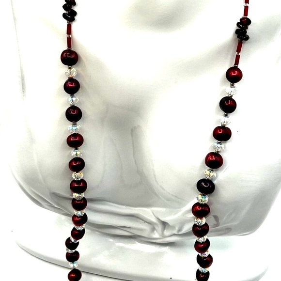Vintage Beaded Necklace With Red & Clear Glass Beads - Picture 5 of 8